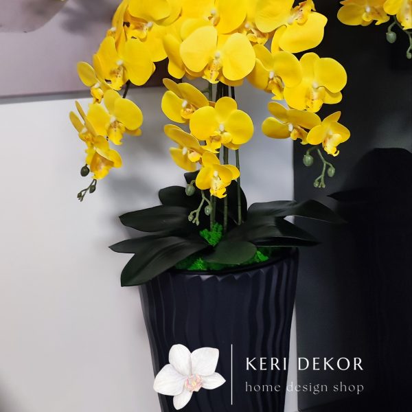 Antracit hullámos kaspó 5 ágú citromsárga orchideával kb 110cm