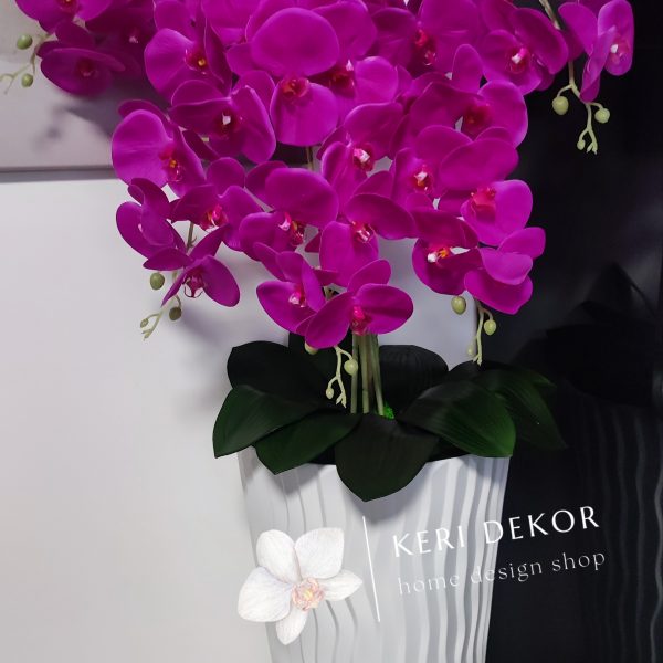 Fehér hullámos kaspó 5 ágú pink real touch orchideával  kb 110cm