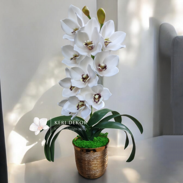 Arany kaspó 1ágú fehér cymbidium orchideával ( egyedi rendelésre készül, az orchidea színe választható)