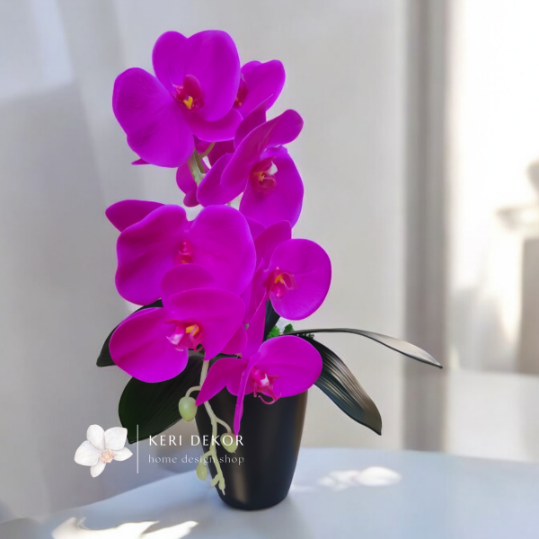 Antracit kaspó 1ágú pink orchideával ( egyedi rendelésre készül, az orchidea színe választható)