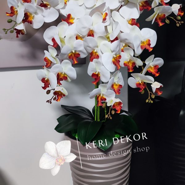 Barna vízhullámos kaspó fehér-narancsbibés 5 ágú orchidea kb 110 cm