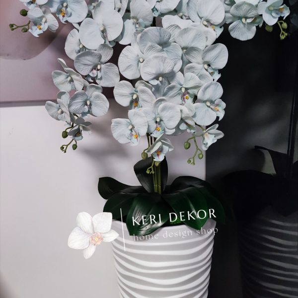 Fehér vízhullámos kaspó mentazöld 5 ágú orchidea kb 110 cm